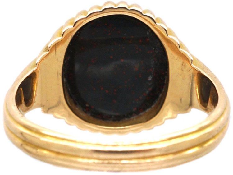 Victorian 18ct Gold Signet Ridged Design Ring set with a Bloodstone