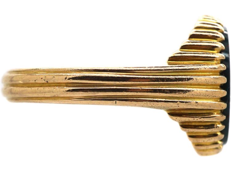 Victorian 18ct Gold Signet Ridged Design Ring set with a Bloodstone