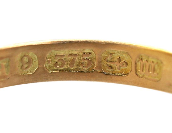 Victorian 9ct Gold Fede & Heart Ring set with a Diamond