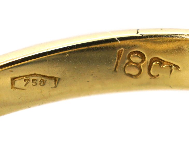 18ct Gold Diamond Shpaed Ring set with Diamonds & a Canary Yellow Diamond