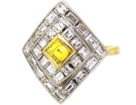 18ct Gold Diamond Shpaed Ring set with Diamonds & a Canary Yellow Diamond