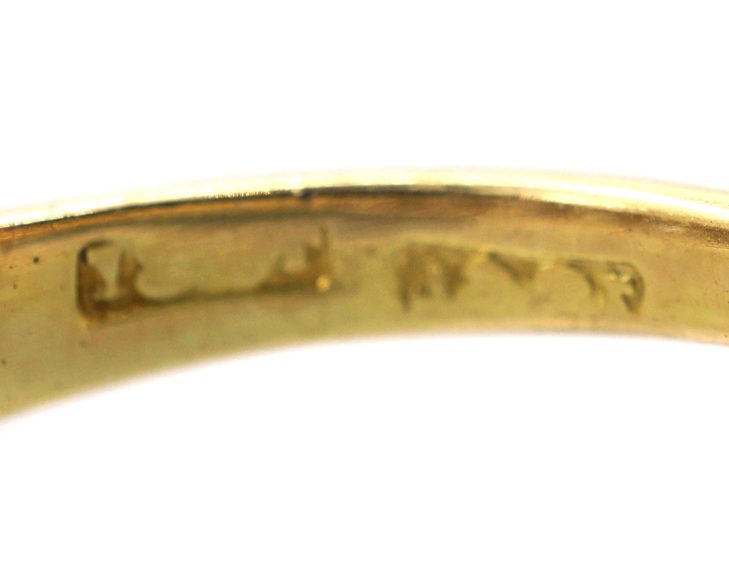 Victorian 18ct Gold Boat Shaped Ring set with Diamonds