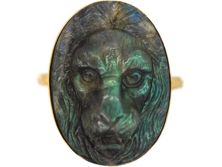 18ct Gold Ring set with a Carved Labradorite of a Lion's Head