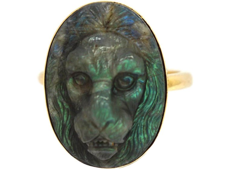 18ct Gold Ring set with a Carved Labradorite of a Lion's Head