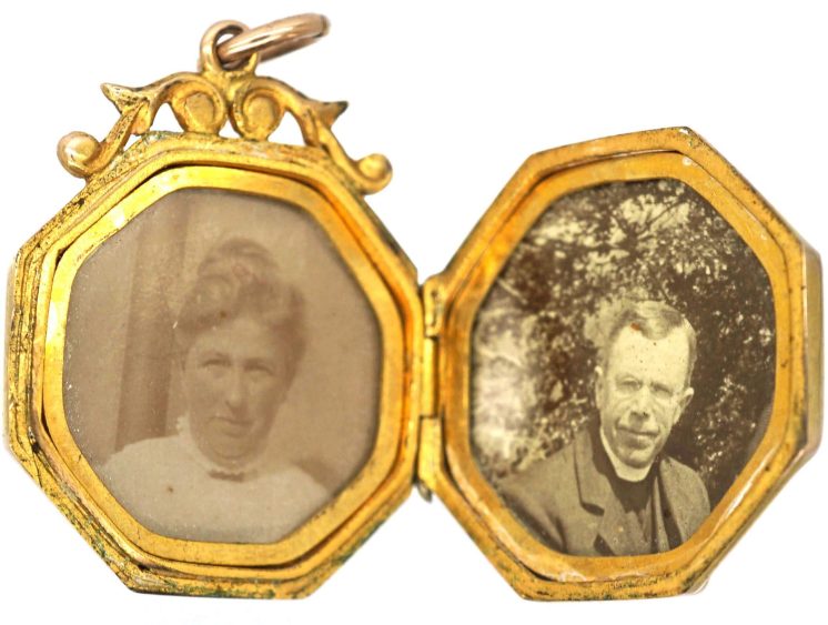 Edwardian 9ct Gold Back & Front Octagonal Locket. with Natural Split Pearl Flower Motif