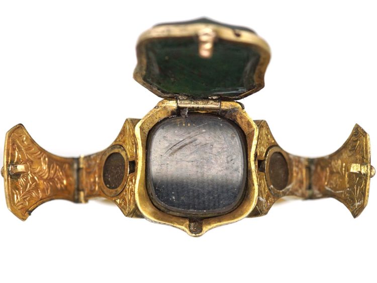 Victorian 15ct Gold Triple Opening Signet Ring set with a Bloodstone