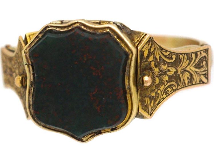 Victorian 15ct Gold Triple Opening Signet Ring set with a Bloodstone