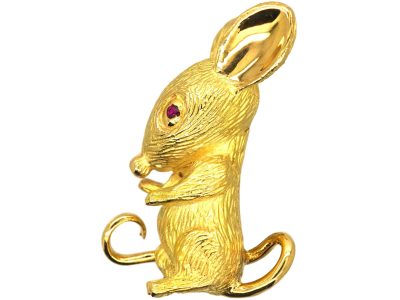1970s 18ct Gold Mouse Brooch with a Ruby Eye