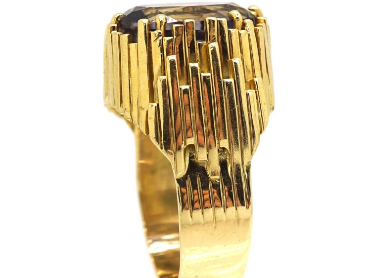 18ct Gold Ring set with an Iolite by Alan Martin Gard