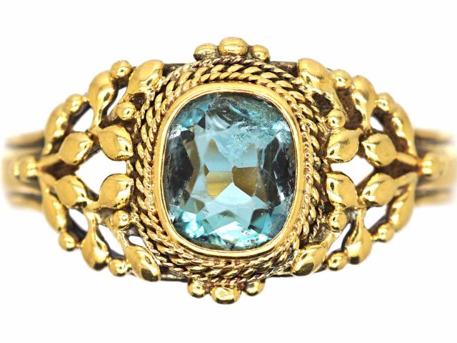 Arts & Crafts 18ct Gold Ring set with an Aquamarine attributed to Arthur Gaskin